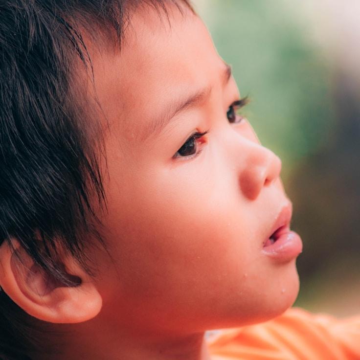 Ravi Shah, Client Relations Director, discussing corporate gifting strategy with business clients