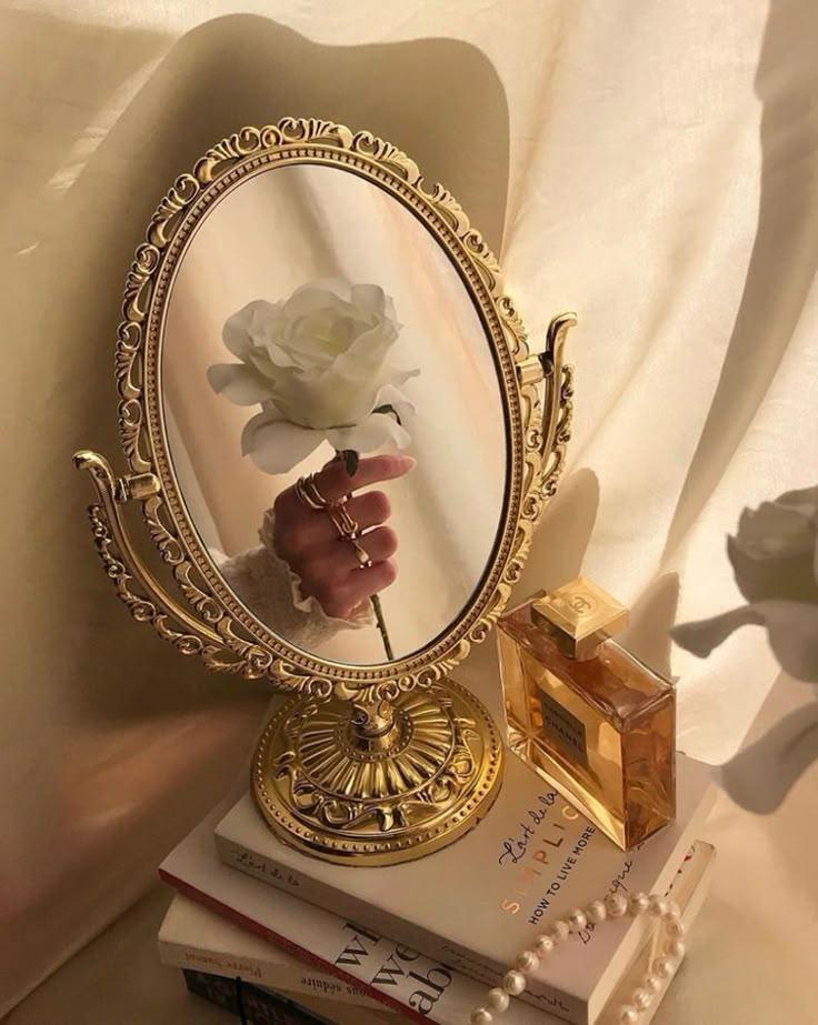 Corporate meeting space with precisely timed florals that stay elegant through business hours